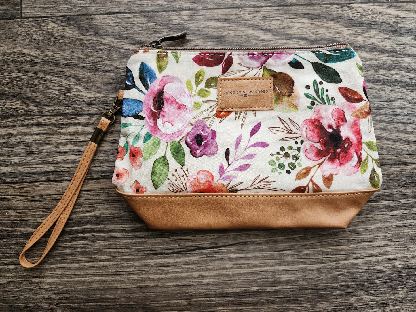 Twice Sheared Sheep Project Bag | Knitting and Crochet Project Holder with Outer Zipper | Medium Size yarn destash