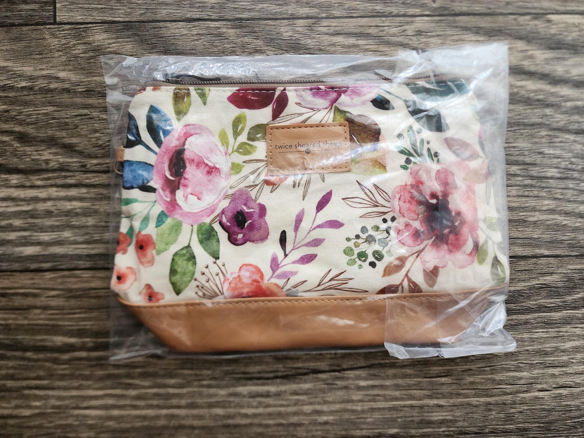 Twice Sheared Sheep Project Bag | Knitting and Crochet Project Holder with Outer Zipper | Medium Size yarn destash