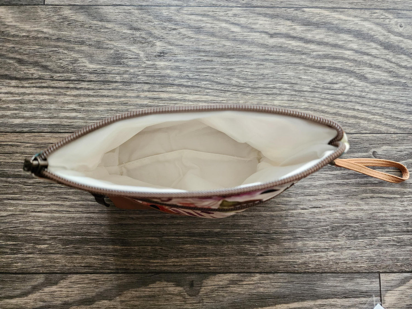 Twice Sheared Sheep Project Bag | Knitting and Crochet Project Holder with Outer Zipper | Medium Size yarn destash